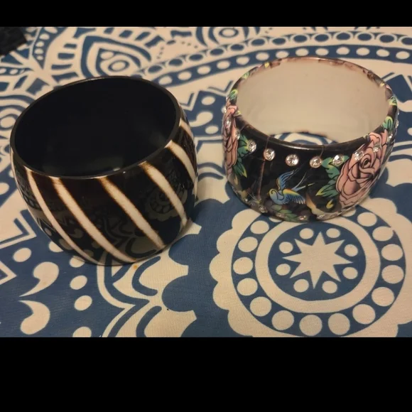 Colorful Peace and Striped Bangles - Picture 2 of 9